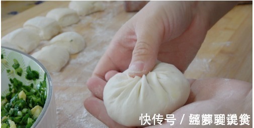 皮薄馅大|把馅饼做的皮薄如纸,这一步很重要,做法简单,凉了不硬