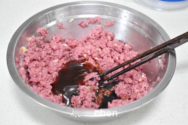 牛肉包子|牛肉包子好吃营养多，但馅儿难调，这样调馅儿不硬不柴，鲜嫩汁多