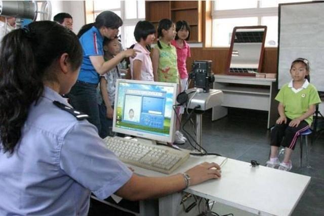 小辉|儿童身份证早办早享福,很多人都后悔办晚,家长别再拖了