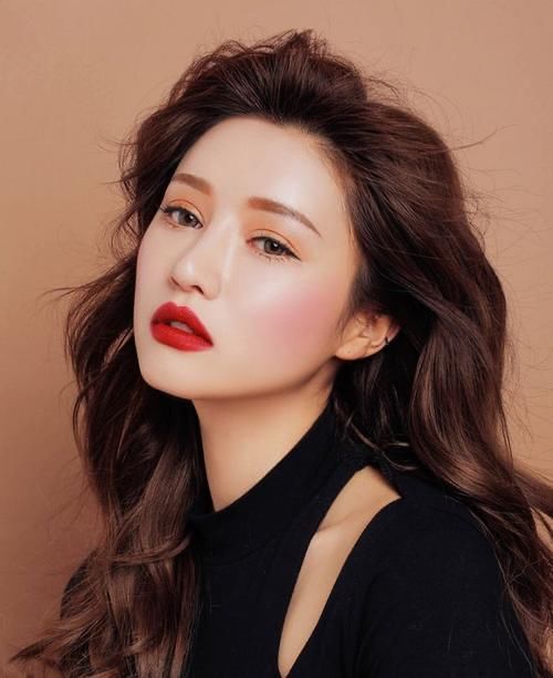 为什么你化的妆没有别人好看?分享3个“小心机”,打造精致妆容