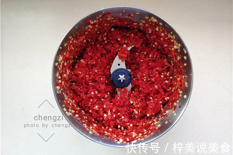 秘制辣椒酱，详细做法和配方分享，无添加剂又香又辣，能吃大半年