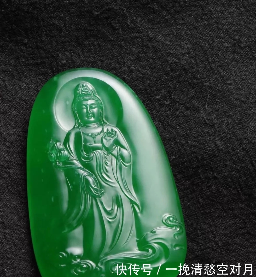 玉净瓶@绿得流油的帝王绿翡翠精品,谁不喜欢
