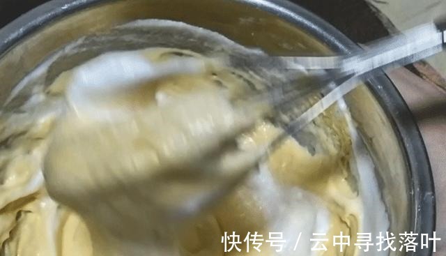 糯米鸡蛋|秋冬时节这样吃糯米,把它做成小蛋糕,细腻柔软,好吃易消化!