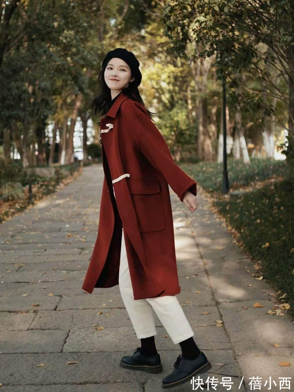 燕麦 女人无论年纪多大,冬季建议多穿这3种颜色大衣,高级洋气又好看