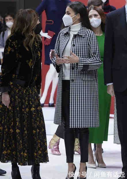 王后 西班牙王后头发白了不少,穿格纹大衣气质依旧高级,从容老去真美