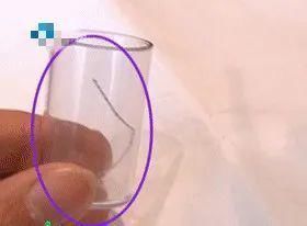 洛阳华美|可怕!女子术后脸上长包,大夫说上火,吃药一个月后,竟从脸上揪出……