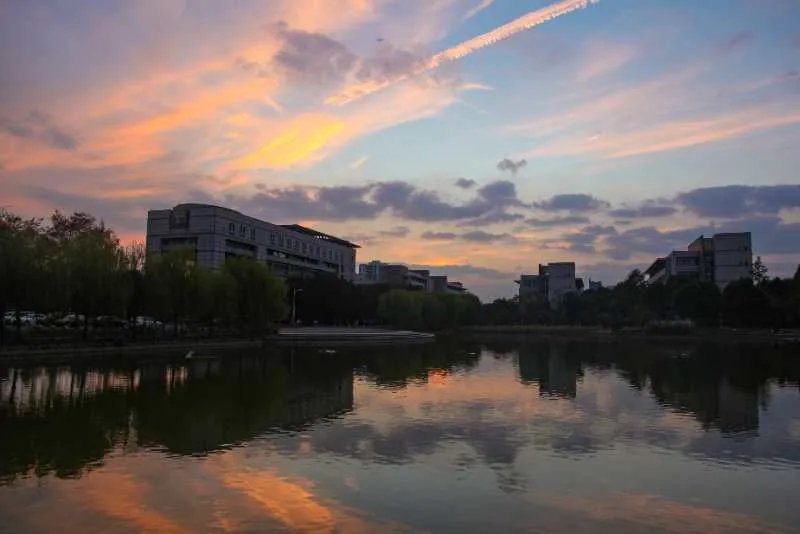 浙江水利水电学院|钱塘大学城秋景，美出圈！