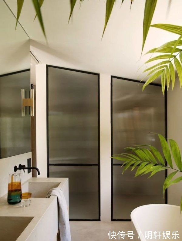 大宅|300㎡自然原木风大宅,盛开鲜花的院子,365天不出门也不嫌闷!