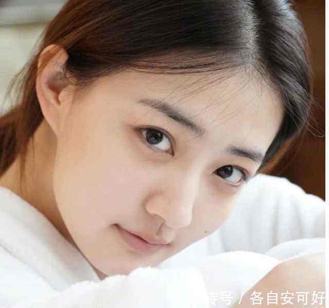 角质层|那些皮肤“白到发光”的女生，都在悄悄做这4件事，你做到也可以