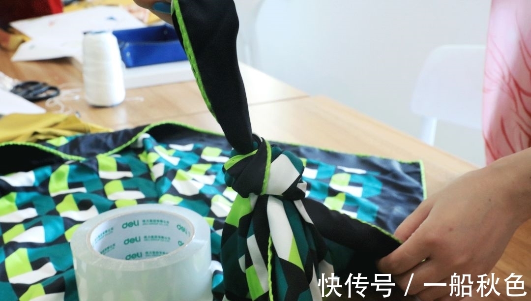 教学 手把手教学｜闲置的购物纸袋和防尘袋也能变成时髦包包