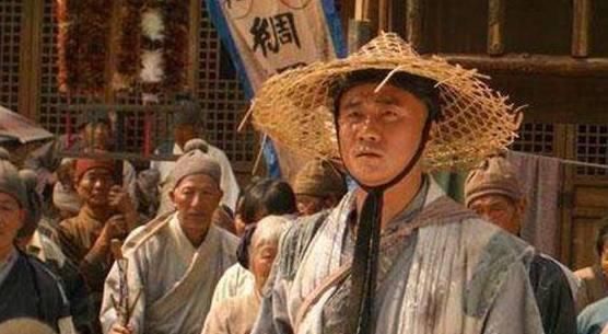 龙袍|此人前来投军,朱元璋以为他是来混饭的,死后却让他穿上龙袍