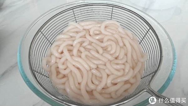 吃一次就上瘾的炒土豆粉,一周吃十次都不够,柔软筋道、鲜美四溢的土豆粉,