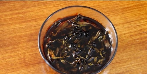 教你做一碗葱油面,吃起来劲道爽滑,好吃的关键在于葱油汁