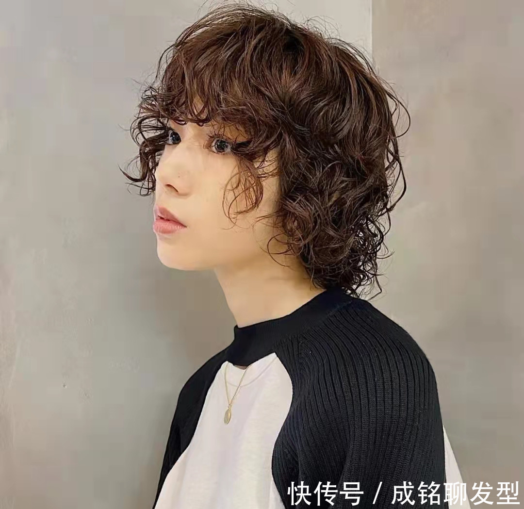 卷发|“冷烫”已经过时了?看看这种很火的湿发卷烫发,省钱又好打理