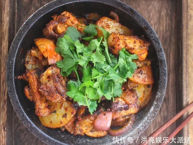 入味|排骨还有干锅做法撒把辣椒,香辣入味下酒又下饭