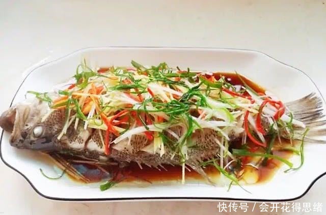 做清蒸鱼时,鱼肉需要腌制吗很多人都做错了,难怪鱼肉又老又柴
