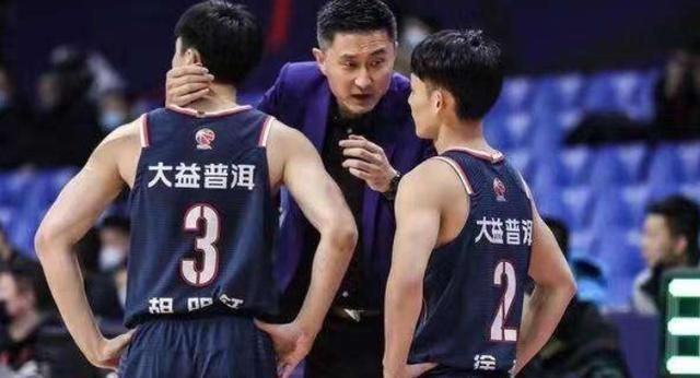 徐杰|广东男篮不敌广厦,赛后杜锋毫不遮掩地说出输球原因,他很无奈