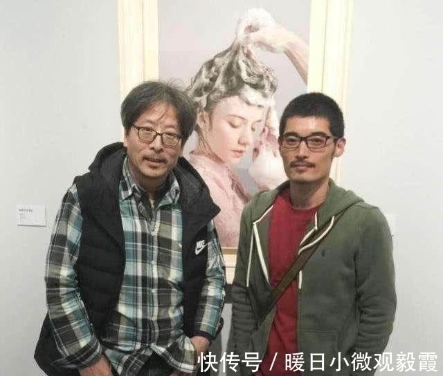 浮红@蔡杰与齐白石PK樱桃画,吃剩的卖了2408万,浸水的只值195万,为啥