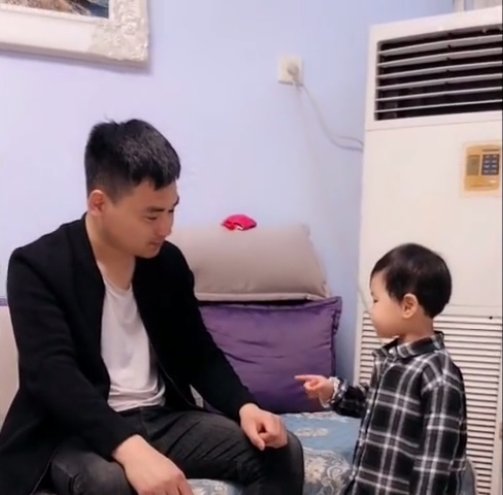 为什么孩子还小就有暴力倾向？父母的行为里，隐藏着孩子的未来