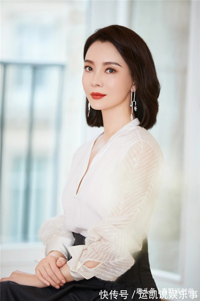 丸子头 50岁女人最好别留这“4种”发型,不仅大妈感十足,还显老没气质