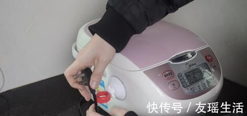 吸盘挂钩上粘个瓶盖真厉害, 一年能省下不少钱, 早点知道就好了