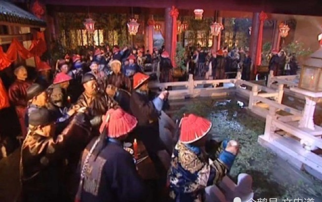 纪晓岚|纪晓岚,1副对联,赢乾隆1000两白银!学者:对联实在妙极!