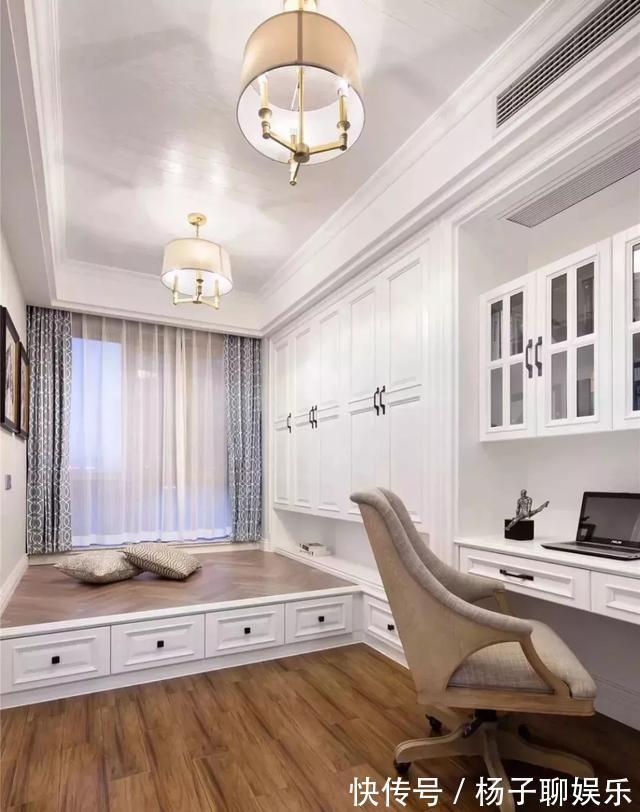 书桌|家里装了个榻榻米,漂亮又实用,邻居一看也跟着装了一个!