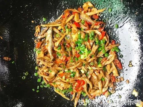 香辣小鱼仔,下酒又下饭,吃货必备小菜