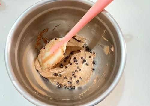  入回温|新手也能轻松做的巧克力小蛋糕，口感丰富、松软醇厚，快收藏！