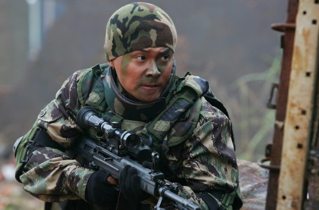 东方卫视电视剧品质盛典星光闪耀，《士兵突击》剧组重聚获表彰