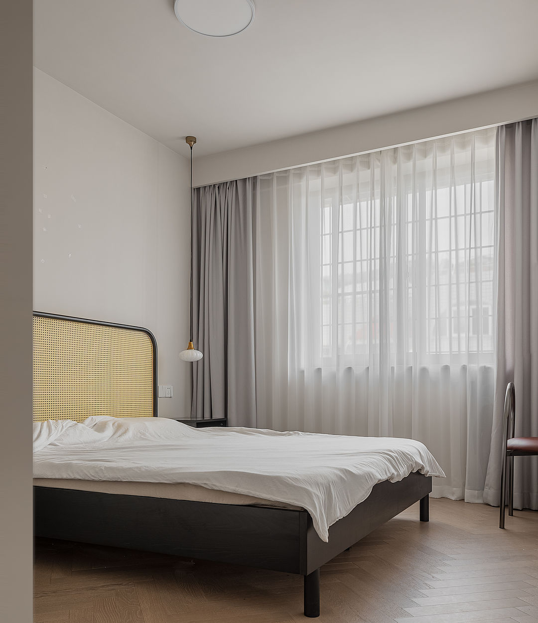 玻璃窗|他家仅60㎡,却通过6处“神设计”让空间倍增,实用性不输大户型