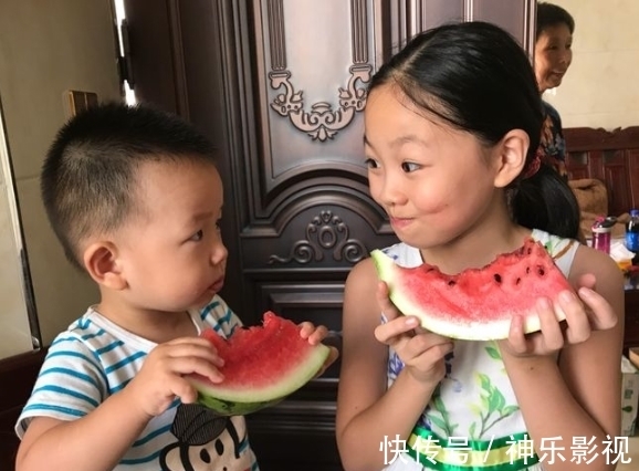 酸梅汁|西瓜是小儿缺钙的“发物”?医生:若要脾胃健康,1种食物常吃