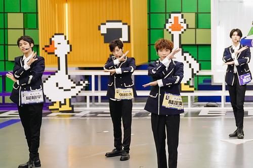 《创4》热度登顶第一，全面碾压《青3》，网友：全员喜剧人