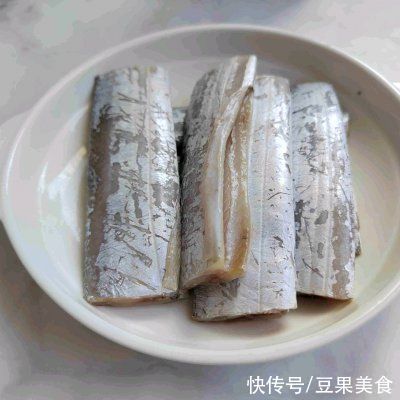 据说这个时候吃清蒸带鱼，是最好的