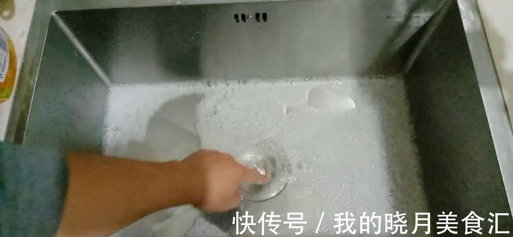 洗碗池下水道无论有多堵!撒一把小苏打,立马疏通,不花冤枉钱