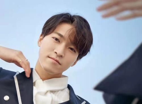 《创造营》首播差评连连，国内选手耍宝卖萌，国外选手实力碾压