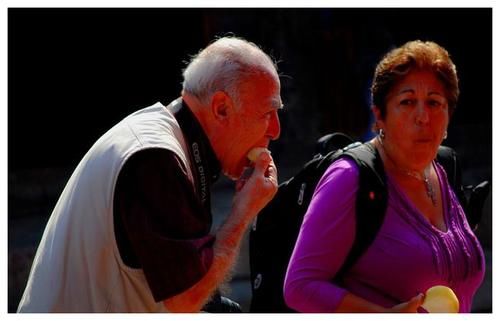 饮食|哈佛大学研究:50岁后想长寿,无关饮食和习惯,主要坚持1件事