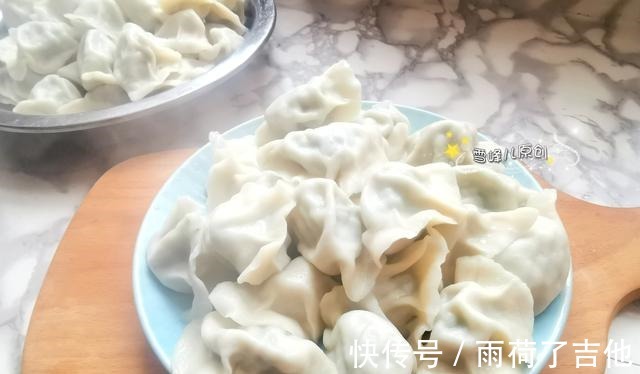 冬天包饺子,白菜萝卜靠边站,用它鲜美多汁特好吃,连吃2盘真香!