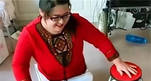 妈妈|“无腿妈妈”在不顾所有人反对下,生下一对双胞胎,后来怎么样了