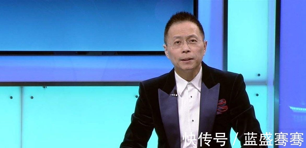 曼联队|曼市德比现争议判罚,曼城点球没判,C罗飞铲伤人,詹俊提出质疑!