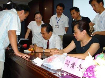 百家講壇的閻崇年教授為什么會被打?他講的歷史到底有沒有問題?