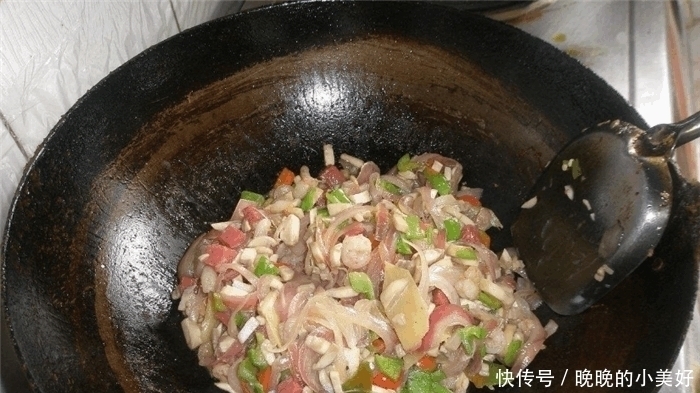 蔬菜沙拉|外国人为什么中餐厅总是把剩菜再循环给顾客真相让老外尴尬