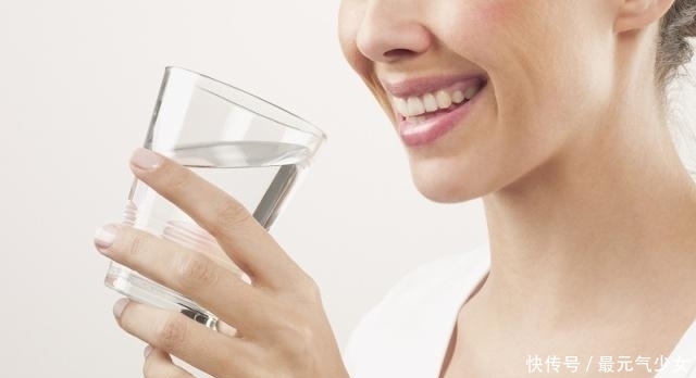 也有很多|白開水是免費“長壽藥”但2“時間”盡量別喝，現(xiàn)在知道還不晚