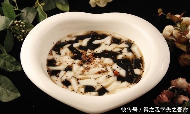 低下头,伸出手,为美食到苍南走一走