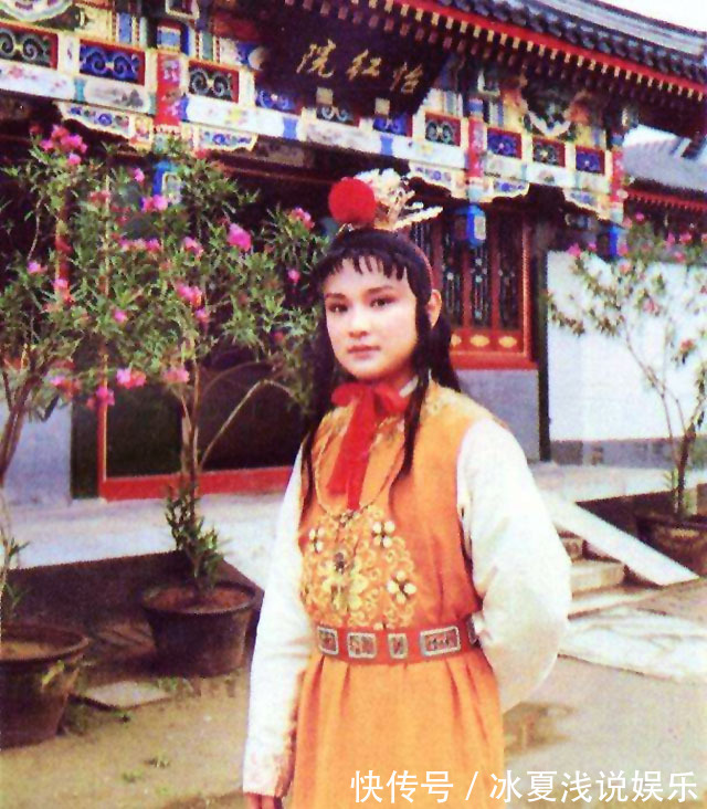 贾宝玉#《红楼梦》:贾宝玉关爱女子,其实,有一个人或许比他做得更好