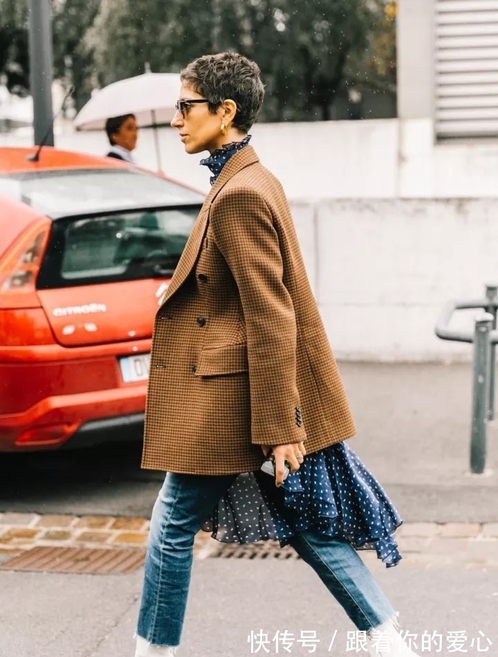 熟龄 今年的靴子流行“穿白不穿黑”,优雅提气质,尤其适合40岁女人