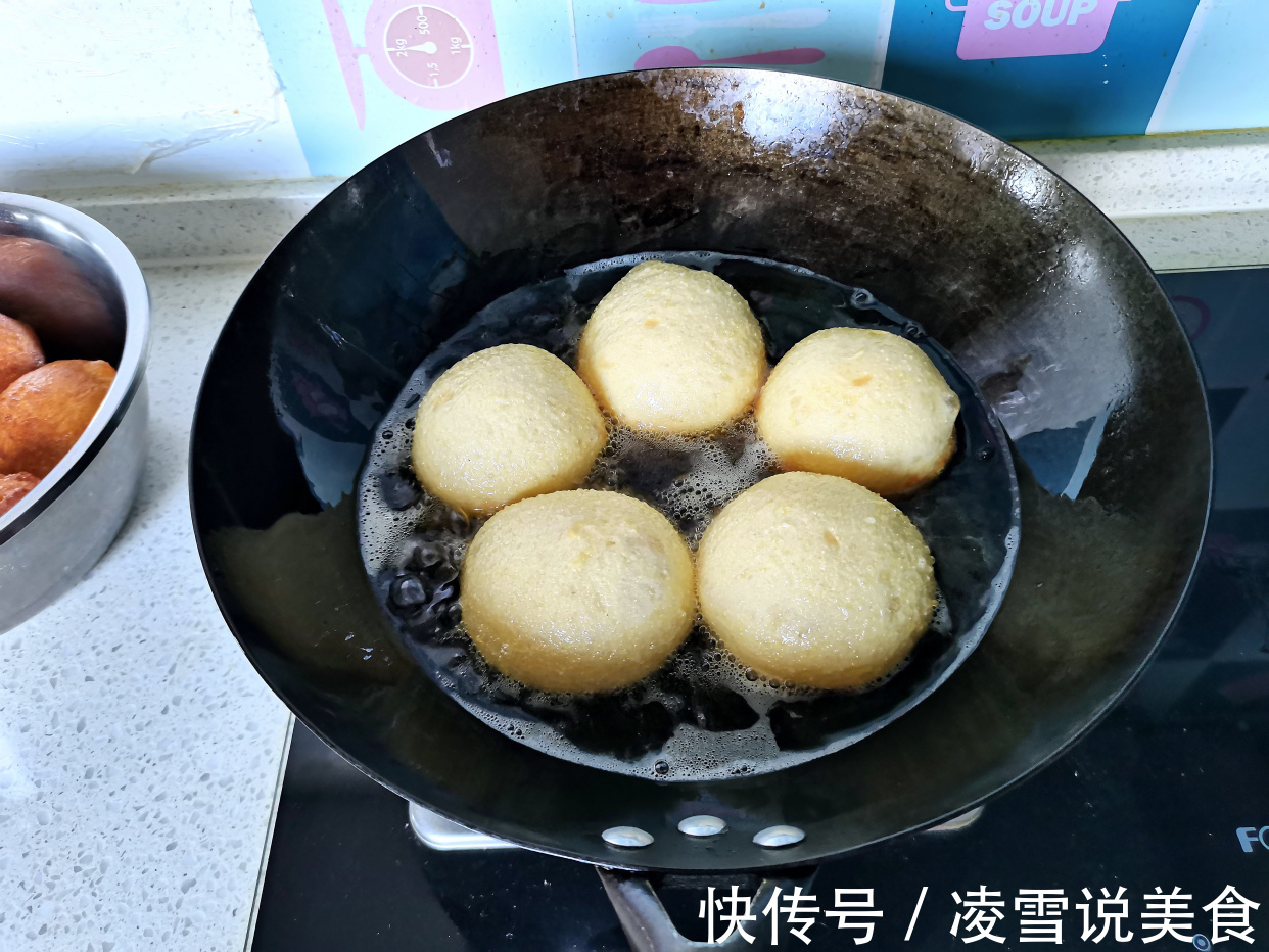 面包换个吃法,出锅太解馋了,让我想起了小时候吃过的面包味道