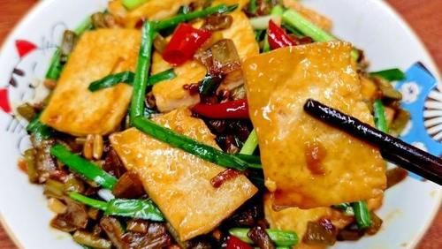 豆角|入秋后,碰到这菜别手软,买上20斤腌起来,随吃随取,健脾又开胃