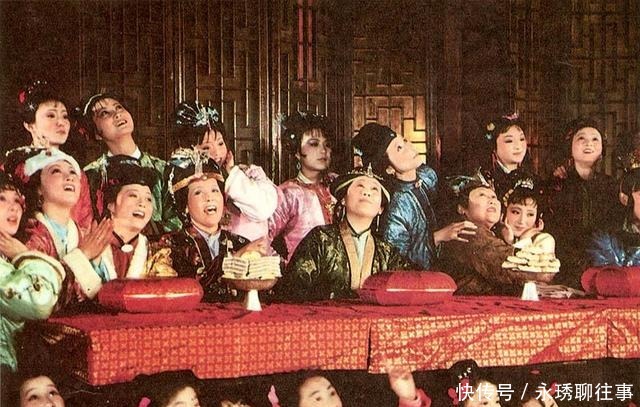 此人|此人出场只有一瞬间,曹雪芹用一笔带过,却关系着贾府的生死存亡