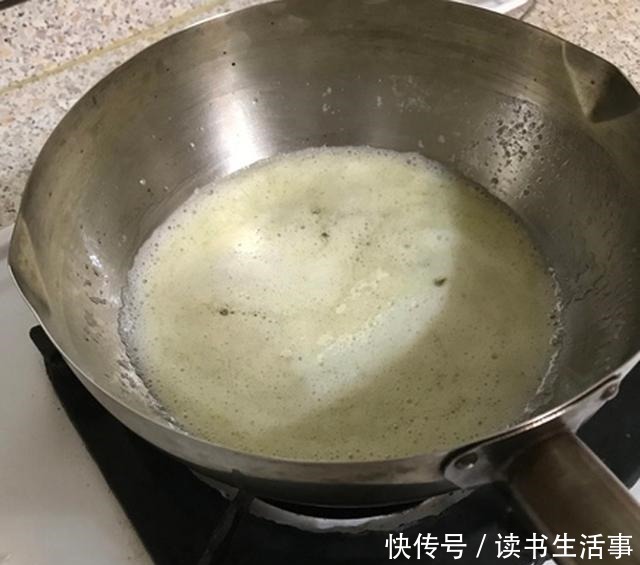 这款费南雪蛋糕，材料简单容易上手，香味浓郁，外焦内软，很好吃